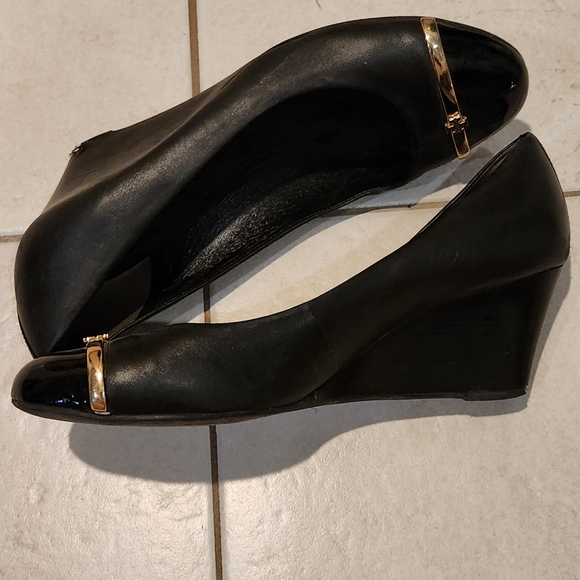 TORY BURCH wedge pump 9.5 - Picture 2 of 4
